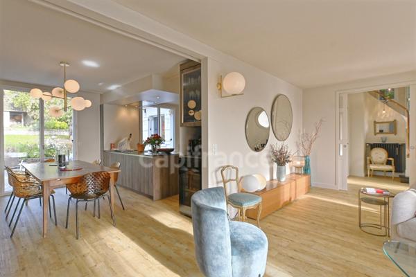 LE MESNIL LE ROI - Maison de 162 m², 4 chambres, édifiée sur une parcelle de 798 m².