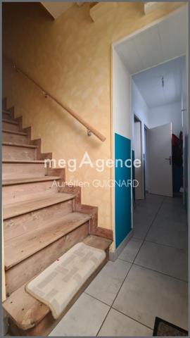 Maison à BRESSUIRE, 79300 - 6 pièces 127m²