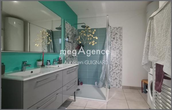 Maison à BRESSUIRE, 79300 - 6 pièces 127m²