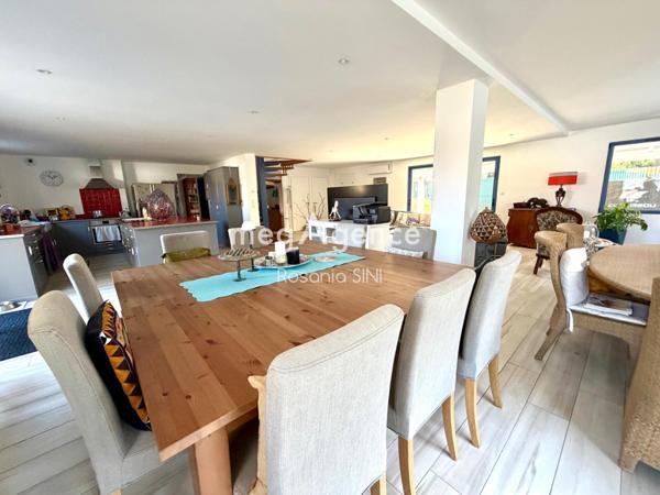 Maison à LONGEVILLE-SUR-MER, 85560 - 7 pièces 223m²