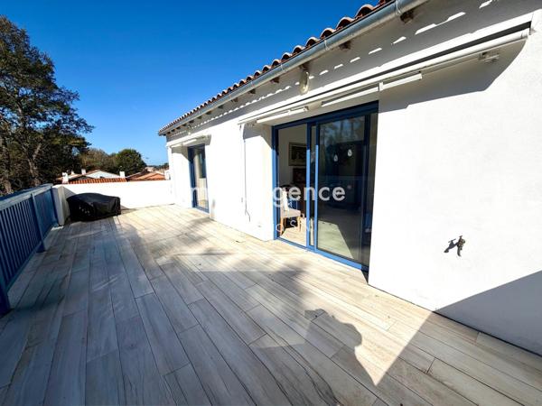 Maison à LONGEVILLE-SUR-MER, 85560 - 7 pièces 223m²