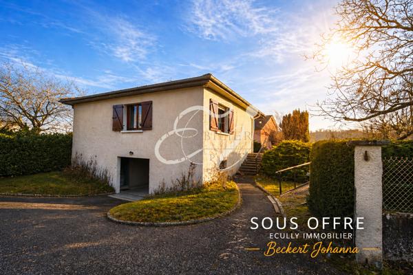 Maison individuelle sur 800 m² de parcelle - Meyrié
