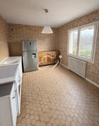 Maison individuelle sur 800 m² de parcelle - Meyrié