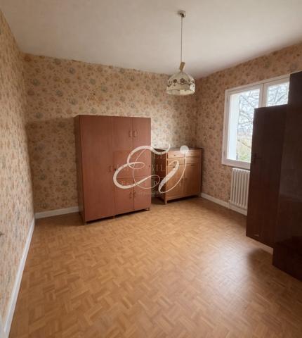 Maison individuelle sur 800 m² de parcelle - Meyrié
