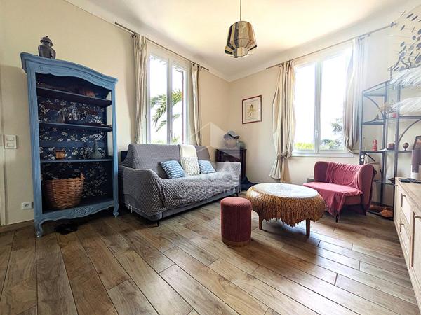 Coup de coeur ! Haut de villa rénové avec jardin privatif de 500 m²