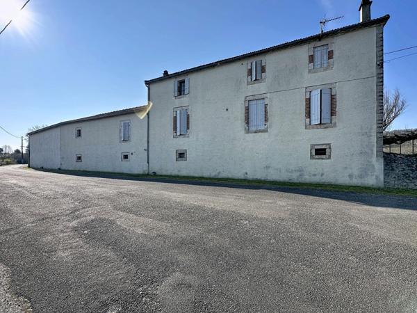 Maison de caractère de 225 m2 , 5 chambres ,  piscine