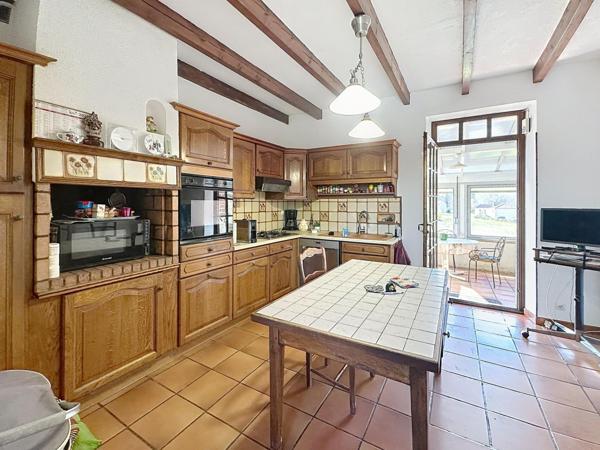 Maison de caractère de 225 m2 , 5 chambres ,  piscine