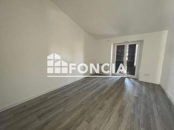 Location Appartement 4 pièces 71.42 m² - 276 RUE GENERAL DE GAULLE Vizille 38220