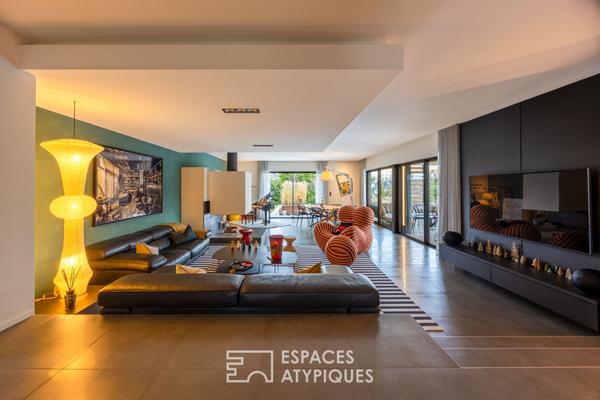 Maison d’architecte avec piscine et jardin paysager