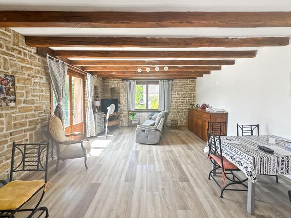 PRAYSSAC CENTRE À PIED - MAISON EN PIERRE AVEC STUDIO INDÉPENDANT