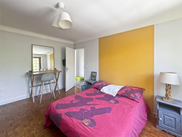 PRAYSSAC CENTRE À PIED - MAISON EN PIERRE AVEC STUDIO INDÉPENDANT