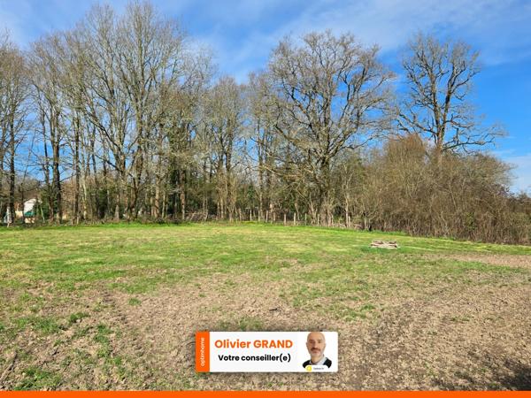 TERRAIN PLAT - CALME - ENVIRONNEMENT CAMPAGNE