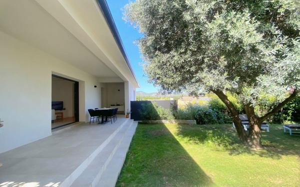 Appartement à vendre    4 pièces • 99,62 m2 Sanary-sur-Mer