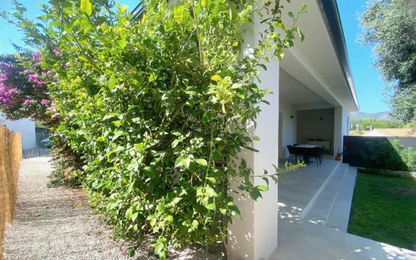 Appartement à vendre    4 pièces • 99,62 m2 Sanary-sur-Mer