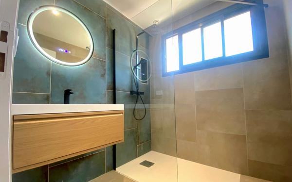 Appartement à vendre    4 pièces • 99,62 m2 Sanary-sur-Mer