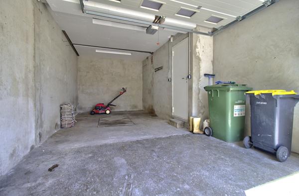 BON ENCONTRE - Maison individuelle rénovée sur sous-sol comprenant 5 pièces principales de 91 m² avec garage sur un terrain de 750 m² environ.
