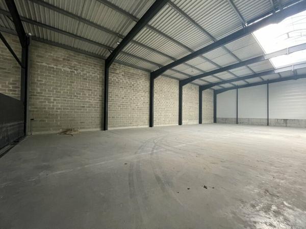 Local d'activites 940 m² à louer COUERON (réf : 44.018983)