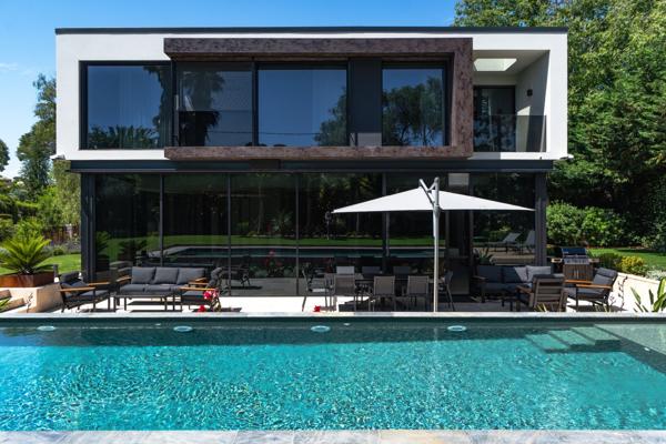 Vente Maison contemporaine Cap D'Antibes 8 Pièces 404 m²