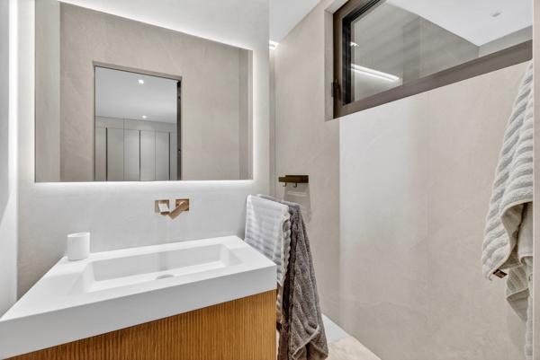 Vente Maison contemporaine Cap D'Antibes 8 Pièces 404 m²