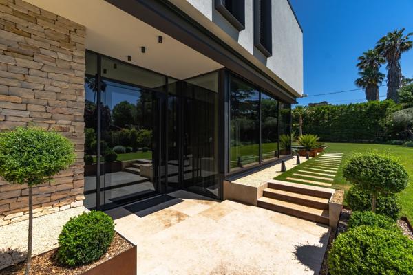 Vente Maison contemporaine Cap D'Antibes 8 Pièces 404 m²