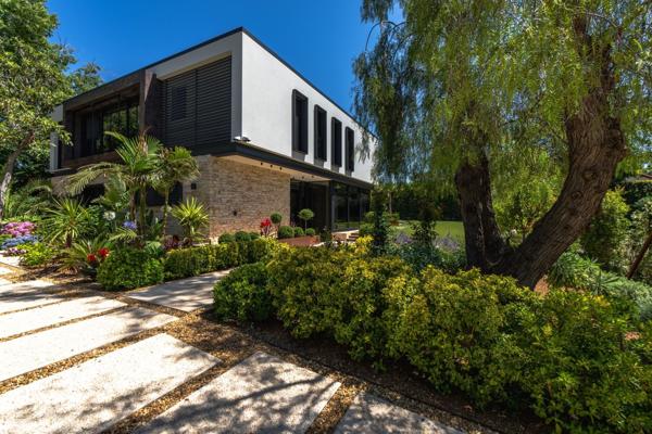 Vente Maison contemporaine Cap D'Antibes 8 Pièces 404 m²