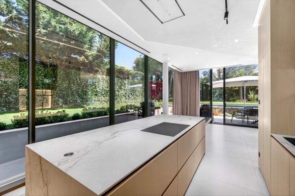 Vente Maison contemporaine Cap D'Antibes 8 Pièces 404 m²