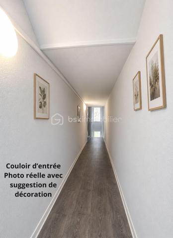 EXCLUSIVITÉ : INVESTISSEURS – IMMEUBLE DE RAPPORT À FORTE RENTABILITÉ + de 15% BRUT
Situé à Creutzwald, cet immeuble de rapport entièrement rénové représente une opportunité rare pour investisseurs à la recherche d’un rendement élevé et d’un fort potentiel d’évolution.
L’immeuble se compose de 5 appartements répartis comme suit :
• Rez-de-chaussée : 1 studio + 1 appartement T2 exploités en location courte durée type Airbnb
• 1er étage : 1 spacieux T4
• 2ème étage : 2 appartements T2
Revenus locatifs estimés :
• Activité Airbnb (studio + T2) avec un taux de remplissage moyen de 65 % : environ 4 500 € / mois lissé sur 12  mois
• Revenus locatifs des 3 appartements estimés à  : 1 845 € / mois
➡ Soit un excellent rendement brut supérieur à 15 %, avec encore des possibilités d’optimisation et d’augmentation de la rentabilité.
L’ensemble de l’immeuble a bénéficié d’une rénovation complète avec des matériaux de qualité :
✔ Salles de bains équipées
✔ Cuisines installées
✔ Prestations modernes et soignées
✔ Aucun gros travaux à prévoir
Situé à seulement 10 minutes du centre-ville, le bien dispose également d’un local au rez-de-jardin et d’un terrain offrant un potentiel complémentaire de valorisation.
Ce bien est idéal pour :
• Investisseur patrimonial
• Exploitation mixte courte et longue durée
• Recherche de cash-flow immédiat
• Projet d’optimisation locative
Dossier complet, chiffres détaillés et étude de rentabilité disponibles sur demande.