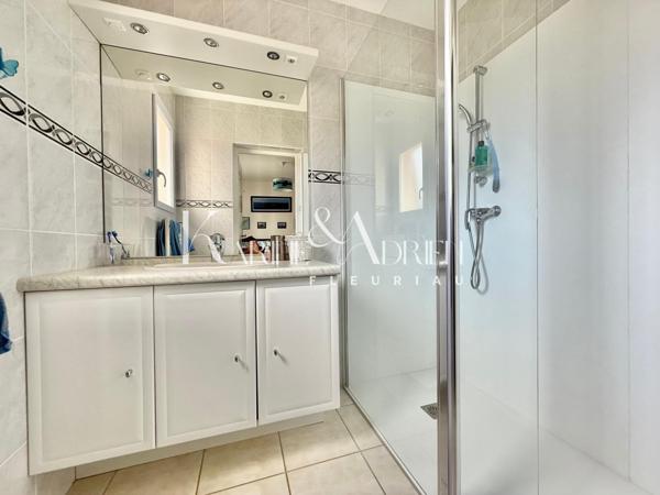 Belles prestations pour cette villa contemporaine