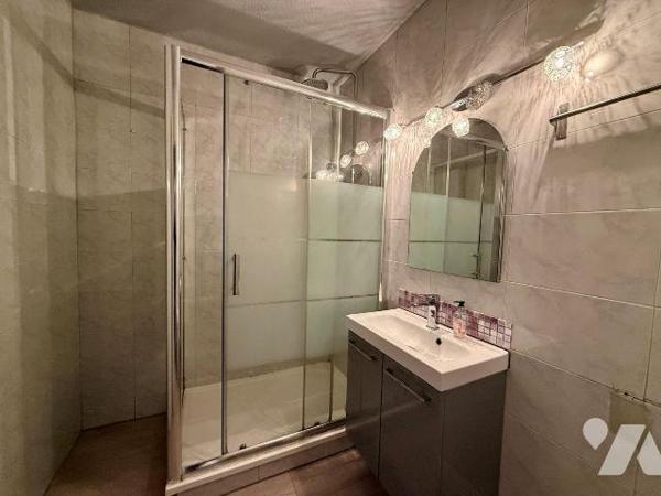 Idéalement situé dans l'un des quartiers les plus recherchés du 8ème arrondissement de Marseill...