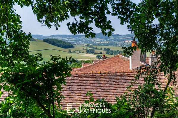 Maison rénovée dans l’Auxois avec gîtes, dépendances et vue panoramique