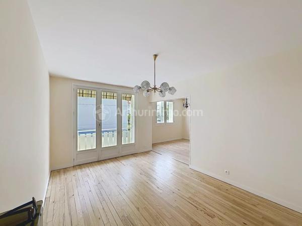 Location                                                      Appartement
                        
                     3 pièces                      70 m2                     à Clermont-Ferrand