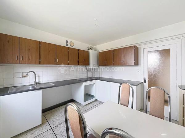 Location                                                      Appartement
                        
                     3 pièces                      70 m2                     à Clermont-Ferrand