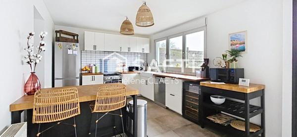 Maison Individuelle Semi plain pied, 5 chambres, Accès au Marais