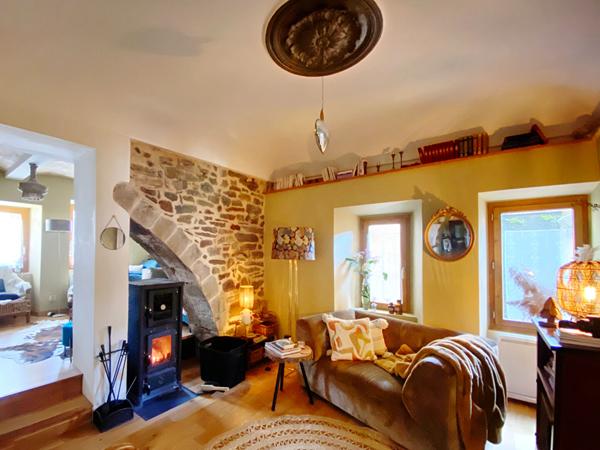 Maison de village en pierre à Coux (07000)