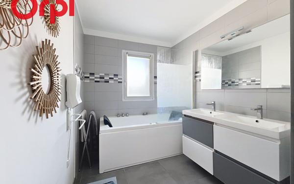 Maison à vendre    4 pièces •  Pia