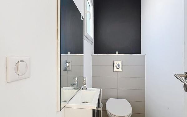 Maison à vendre    4 pièces •  Pia