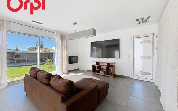 Maison à vendre    4 pièces •  Pia