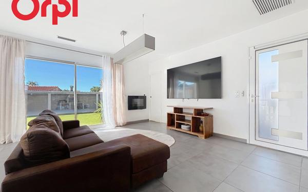 Maison à vendre    4 pièces •  Pia