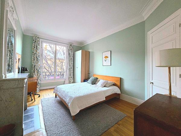 Appartement Paris 7 pièce(s) 142 m2