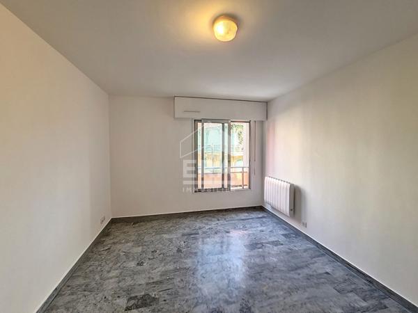Appartement F1  entièrement rénové