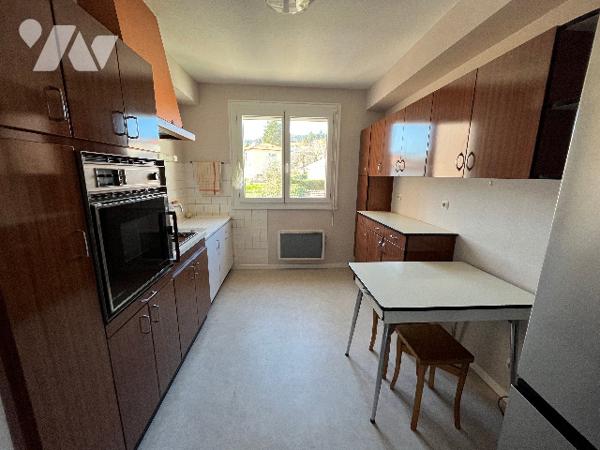 Appartement 77.40m² avec ascenseur en dernier étage