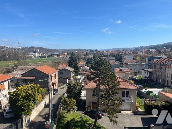 Appartement 77.40m² avec ascenseur en dernier étage