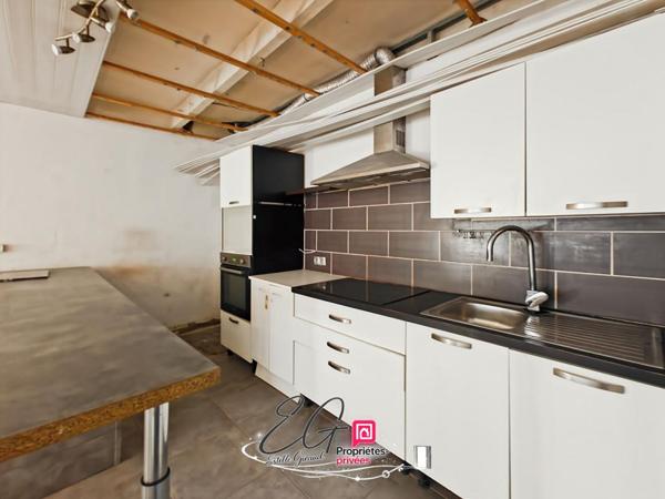 Maison Caunes Minervois, 3 chambres, terrasse de toit, grenier aménageable