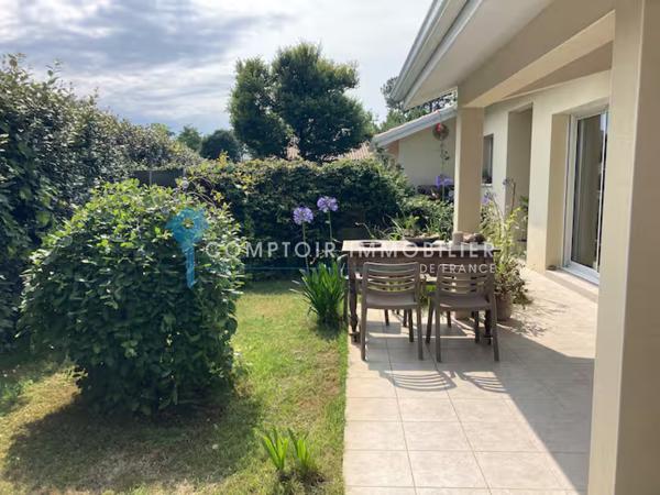Villa 5 pièce(s) 4 chambre(s) 123 m²