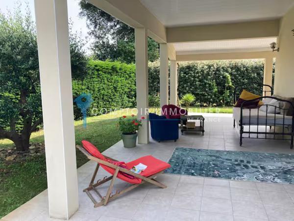 Villa 5 pièce(s) 4 chambre(s) 123 m²