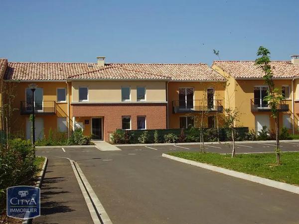Appartement à louer 3 pièces 61.94m² Caussade (82300)