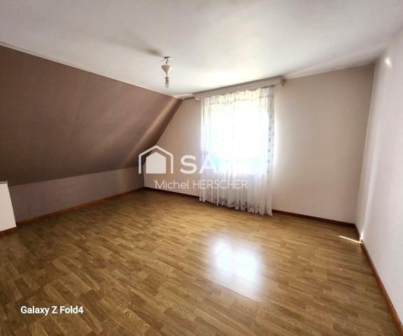 Cette maison bi-famille ou investissement locatif se trouve à Sainte-Croix-en-Plaine