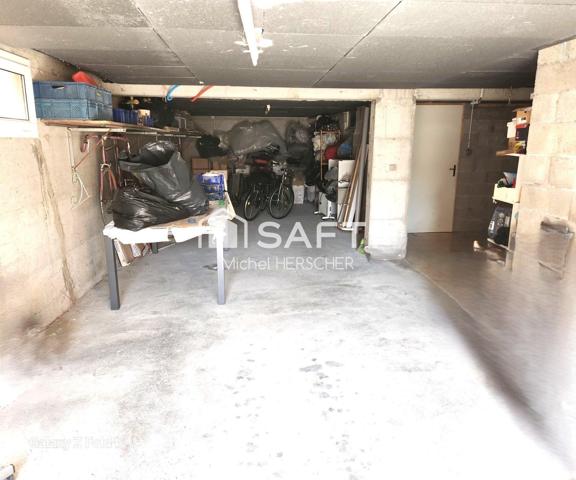 Cette maison bi-famille ou investissement locatif se trouve à Sainte-Croix-en-Plaine