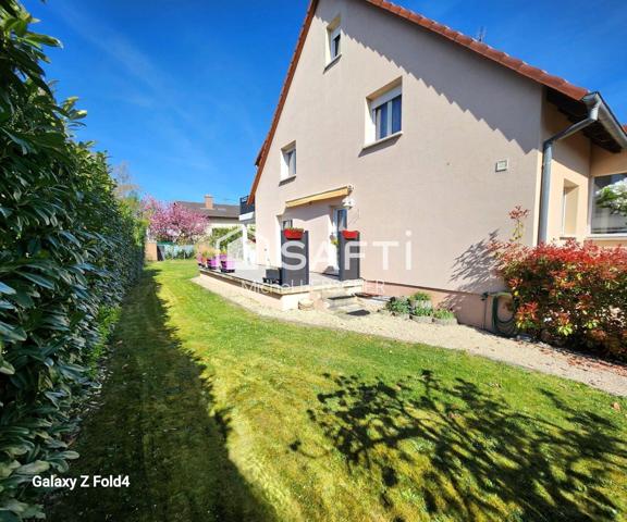 Cette maison bi-famille ou investissement locatif se trouve à Sainte-Croix-en-Plaine