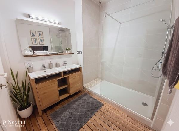 Maison de village de 127m², 5 chambre en plein cœur de VOURLES
